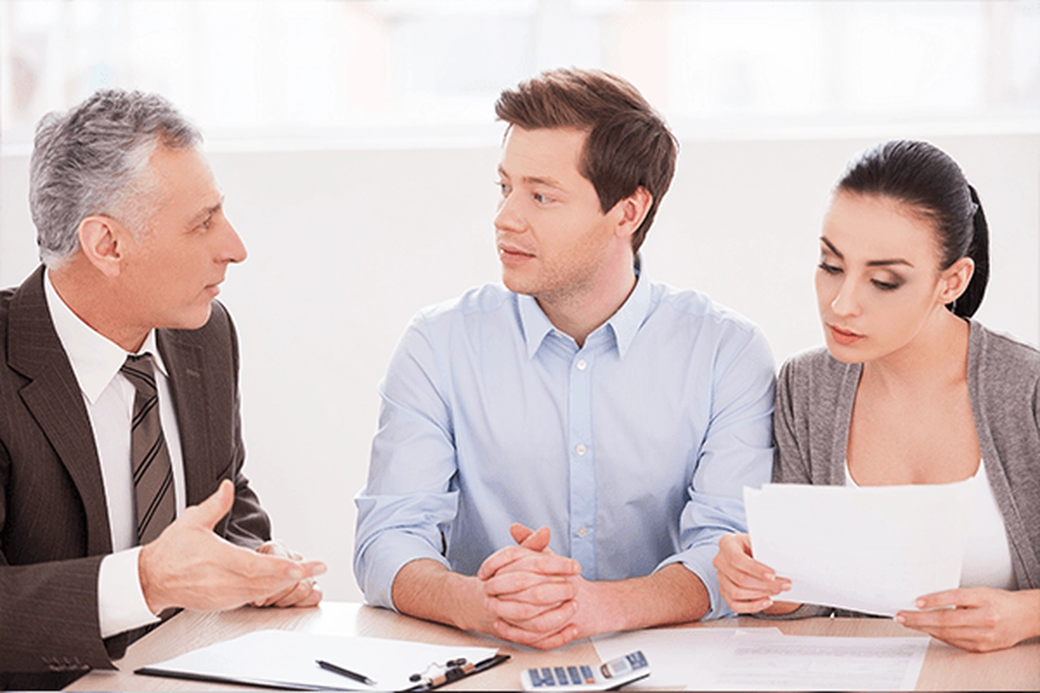 Mediation Köln Süd – Personen in einem Meeting